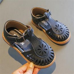 Nya Kids Girls Baby Sandals Barnens ihåliga Soft Sole Shoes Fashion Aquila Clanga Toddler Princess Beach Sandal