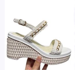 Fashion Brand Ladies Sandals Leather Surface Thick Heel Thick Sole Round Toe Back Buckle Belt Metal Chain Decorative Dress Casual Banquet