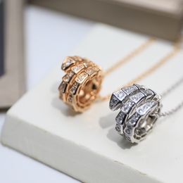 Halskette mit Schlangen-Diamant-Anhänger, zarte Damen-Klassiker-Designer-Halsketten für Damen-Schmuck von hoher Qualität