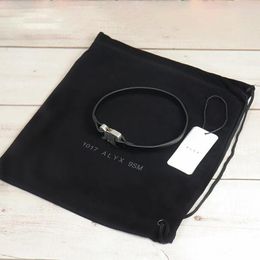 Link Style Style Cow Leather 1017 Alyx 9SM Bracelets Classic Press Metal Button Black Watch Watchle Bracelet Bracelet LegendsLink