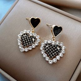 Серьги с бриллиантами Love универсальные серьги для женщин для женщин Корейский модной мод. Ежедневный день рождения вечеринка