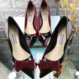 Дизайнерские женские сандалии патентные кожаные каблуки