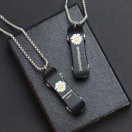 Pendant Necklaces Daisy Skate Necklace For Men Women Street Trend Hip Hop Statement Scooter Sweater Chains T-ShirtPendant