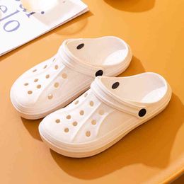 Summer new style shoes trend men and women wear lovers' slippers and light EVA beach sandals