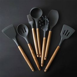 8PCS Wood Handle Silica Gel Kitchen Utensils Non-stick Pot Shovel Tool Kitchen Utensils Set Spoon Shovel Kitchen Tools T200415