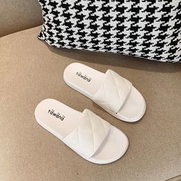 2022 foreign trade women's slipper shoes summer new explosion models casual and comfortable one-word slippers beach wear women's drag e-commerce wholesale eight