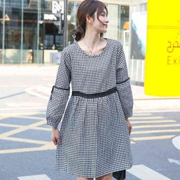 Spring Long Sleeves Loose Pregnant Woman Plaid Dress Lace Patchwork Pregnancy Clothes Fashion Maternity Aline Dress Wholesale J220628