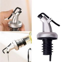 Silver Spray Oil Bottle Stopper Plastic Oil Sprinkler Kitchen Accessories Wine Stopper Kitchen Gadgets Kitchen Tools