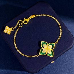 New Arrive Fashion Four Leaf Clover Pendant Sweater Chain Bracelets Designer Jewellery Gold Sier Mother of Pearl Green Flower Bangle Link Chain Womens Gift