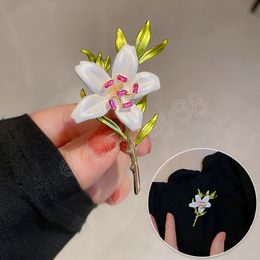 Elegant Vintage Metal Plant Flowers Brooches Pin for Women Violin Brooches Collar Cloth Accessory Suit Scarf Clip Badges Jewellery