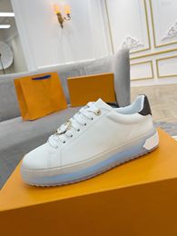 Designer Luxury TimeOut Sneakers Women Casual Shoes Lady Soft Embossed Lambskin Calfskin White Pad Pattern Trend Retro Styles beauty