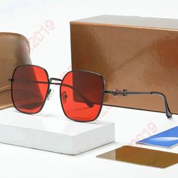 Fashion Cool Unique Rimless Style Spikes Rivets square Sunglasses Vintage Women Men Brand Design grandmaster Sun Glasses Oculos De Sol Lunette De Soleil