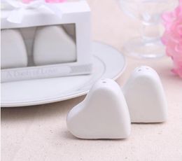 White heart-shaped ceramic pepper shaker Love Salt and Pepper bottle Creative Wedding Gift and Favor
