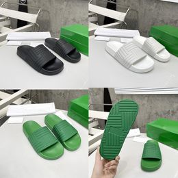 Most Popular Designer Slippers Striped Slides Round Toe Rubber Slipper Summer Beach Slide Flat Causal Couple Sandals Ladies Luxury Brand Flip Flops