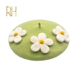 Rh Female Cute Fresh Daisy Flowers Handmade Wool Felt Berets Gift Top Quality Colourful Sweetie Women Beanie Hat Wholesale J220722