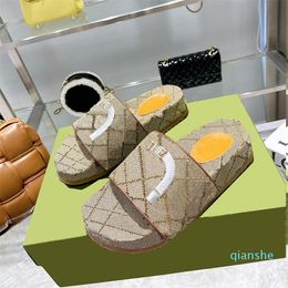 Fashion-Designer Slippers Fashion Thick bottom Sandals Letter Embroidery Slides lady Platform Wedges Sandals Beach Slipper