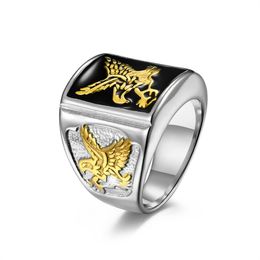 Edelstahl-Ring mit fliegendem Adler im US-Stil. Vintage-Herren-Tier-Vogel-Ringe, Gothic-Punk-Schmuck mit schwarzer Emaille aus 18 Karat Gold
