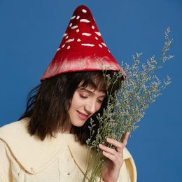 Berets Handmade Wool Felt Beret With Mushroom On Top Creative Painter Hat Birthday Gift Red Pot Cap Child TasteBerets