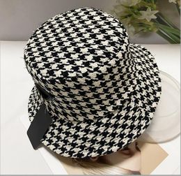 Brand 2024 Classic Bucket hat Men Women Cap Luxury grils Hat Caps Ski Snapback Mask Fitted Unisex Cashmere Casual Outdoor Houndstooth