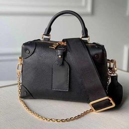Louies Vuttion Tote Souple Petite Bags Luxurys Women Designers Malle Bag Full Leather Embossed Tag Round Bag Black Handbags Purses M45571 M45531