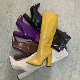 Outono inverno mulheres botas altas designer de couro falso pontudo dedo preto marrom marrom amarelo de alta qualidade de couro brilhante