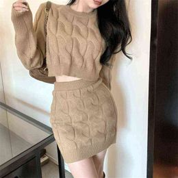 Lazy Autumn Elegant Ladies Knitted Sweater Skirt 2 Piece Set Women Fashion O Neck Long Sleeve Pullovers Crop Top Skirt Suits T220729