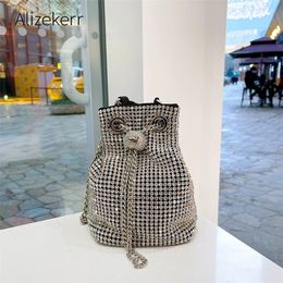 Diamonds Bucket Chain Shoulder Bags Women Luxury Designer Silver Crystal s Purses And Handbags Top High Quality 220809