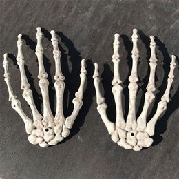 1Pair 4 Size Realistic Halloween Haunted House Skull Skeleton Human Hand Bone Terror Adult Scary Props Party Decor Supplies 220704