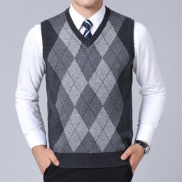 Fashion Brand Sweater For Mens Pullovers plaid Slim Fit Jumpers Knitred Vest Autumn Korean Style Casual Men Clothes 220811
