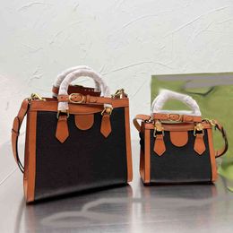 Chic gletter Totes Bamboo Handle Classic Designer Handbag Women Fashion Leather Bucket Bags Shoulder Bag Purses Handbags 220422