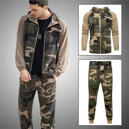 Fashion Camouflage Tracksuit Men Set Sweat Suits Men Spring Autumn Jogger Set Hoodies Sweatpants Casual Mens Clothing 201128