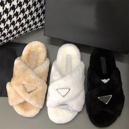 Designer Wool Slippers Enamelled Triangle Crossover Sandals Soft Warm Fur Slides Black White Begin Slipper With Box