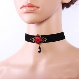 Ложный воротник Винтаж Choker Ожерелье Handmade Кружевное Ожерелье Подвеска Для Женщин Аксессуары Леди Вечеринка Ювелирные Изделия 12 шт. / Лот