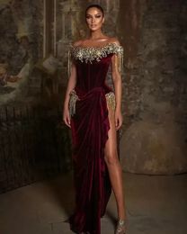 ASO EBI 2022 арабский бордовый стильный стильный бархатный вечерние платья из бисера сексуальные платья выпускного вечера Высокая разрывная формальная партия второе приемные платье Pro232