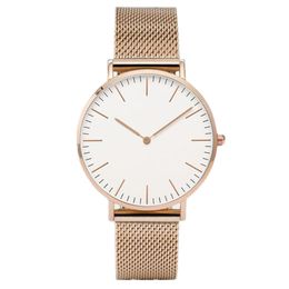 Mens Watch Quartz Movement Watches 40mm Casual Classic Style Boutique Business Wristband Montre de luxe Men Bracelet