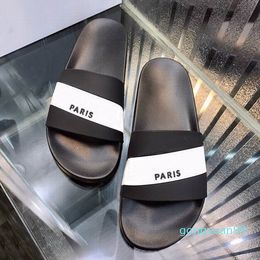 2022 new Mens Slides Summer Slippers Sandals Scuffs Beach Slide Leisure Slipper Fashion Lady Sandali Bathroom Home Shoes House Flip Flops