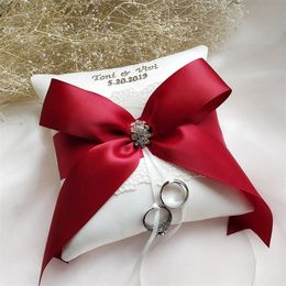 Customized Ring Holder Wedding Engagement Personalized Valentines Day Bride Gift Mariage Ring Pillow for Mr Mrs 220611