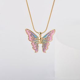 Anhänger Halskette Fashion Butterfly Fairy Halskette für Frau Mädchen bunte Traum Charme Titanium Stahlkette Choker Schmuckgeschenkverhältnis