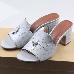 Sandals 2022 Summer Leather Round Toe Mid-heel Ostrich Pattern With Classic Silver Buckle Ladies Fashion SandalsSandals