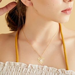 Pendant Necklaces Trendy Hollow Metal Choker Necklace Women Gold Geometric Crystal Clavicle Chain Female Collar Korea JewelryPendant