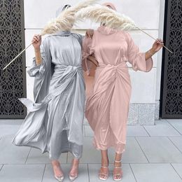 3 pezzi coordinati set musulmani Eid Abaya in raso per le donne Dubai Hijab Dress Open Abaya Kimono Islam Outfit Wrap Front Maxi Gonna
