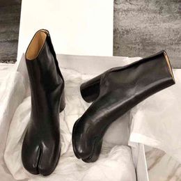 Dress Shoes Split Toe Boot Women Cow Leather Ninja Tabi Ankle Real Mm6 Brand Design Woman 7.5cm Heel 220715