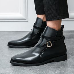 Knöchelstiefel Business formelle Schuhe Low Heel Männer schnallen runde Zehendekoration Britisch -Stil Mode Retro vielseitig Dh903