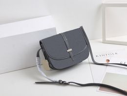 2021 G Messenger bag handbag shoulder bags Classic printing Men's Fashion Buckle clamshell design