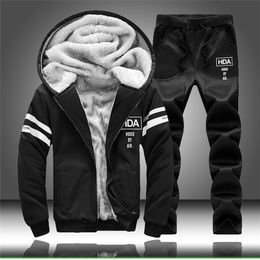 Tracksuit men Fleece Hoodies Set 2020 Warm Sweatshirt print Jogging Homme Thick hoodie Pants Sportswear tracksuit Top And Pants LJ201124