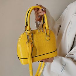 Bags Personalised pattern women's bag trend messenger 2023 new versatile shell hand sling one shoulder Purse