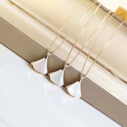 S Sier Charm Fan Shape Pendant Necklace with Nature Shell Design for Women Engagement Jewellery Gift Have Stamp PS7211