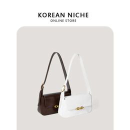 Bag women's bag 2021 new high-grade texture Single Shoulder Messenger Fashion lock design small square