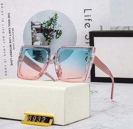 Fashion Classic Design Polarisierte luxuriöse Sonnenbrille für Männer Frauen Pilot -Sonnenbrillen UV400 Brille Metall Rahmen Polaroidlinse 8932 mit Kasten und