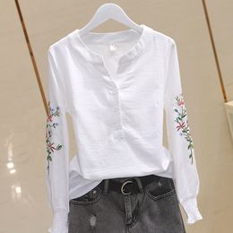 Cotton Slim Women T-shirts Summer V-neck Emboridery Long-sleeved Female All Match Casual Tops Tees 220411